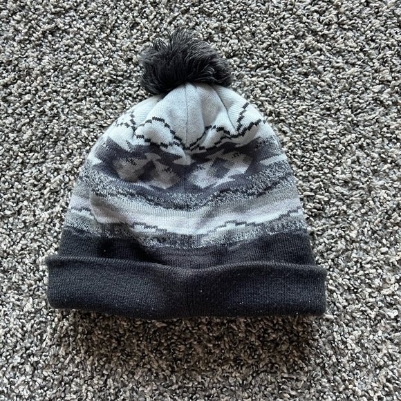 Eddie Bauer Black & Gray Knit Beanie – Adult Unisex Winter Hat – Cozy & Warm - Picture 1 of 4